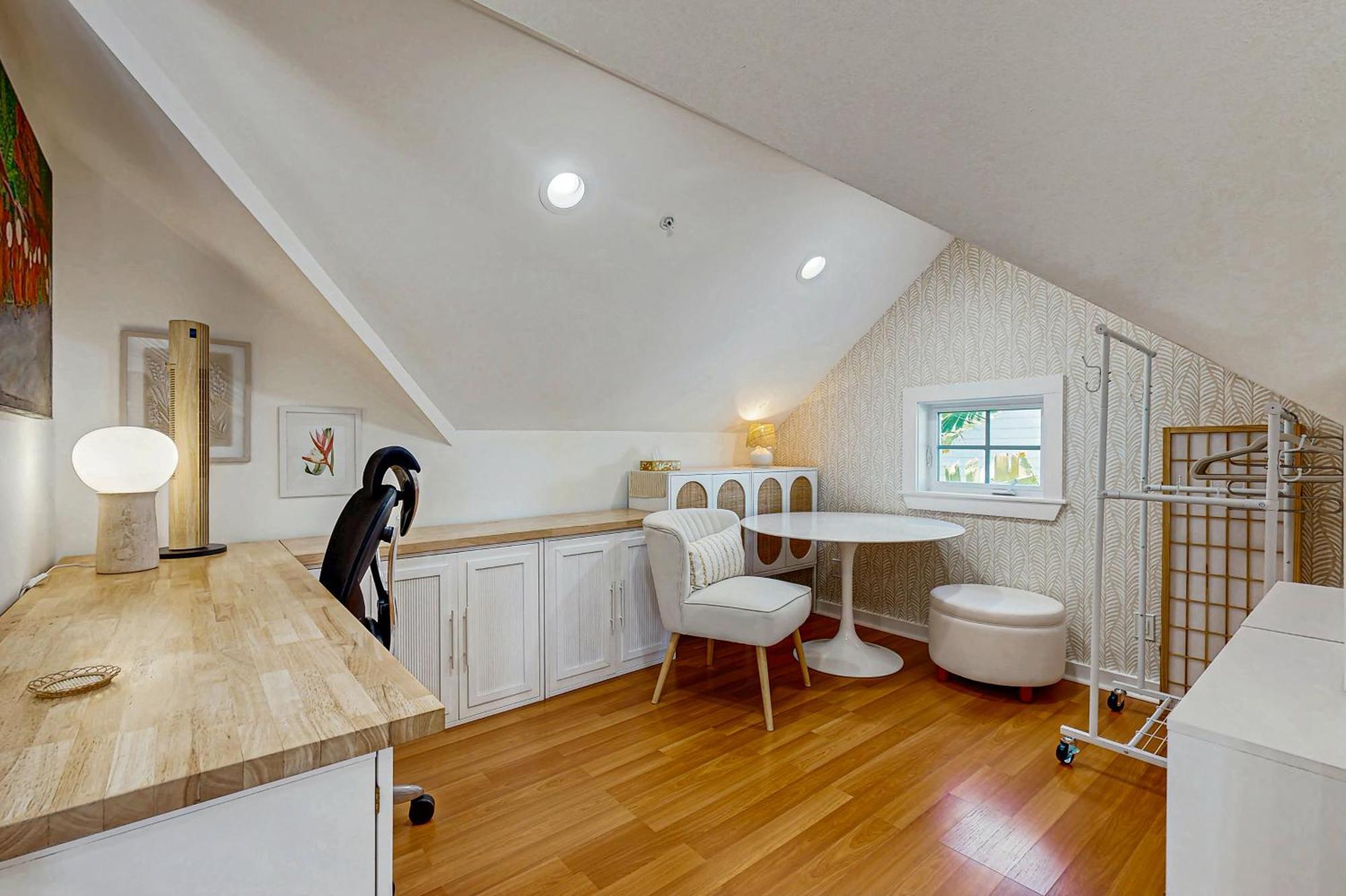 Periwinkle Place Apartment *